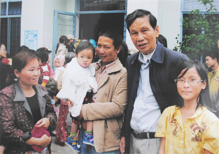 Người “neo” những trái tim