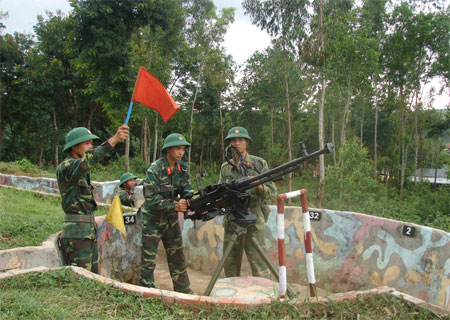 Luyện quân dưới chân 