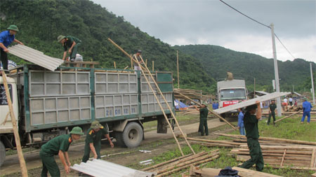 Làng mới ở Dộc Yểng