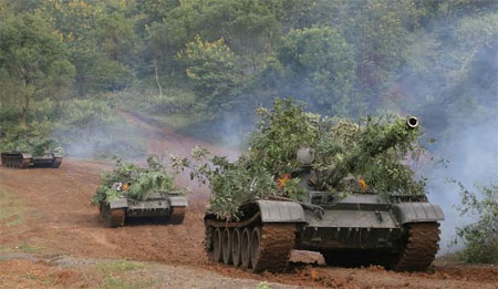 Lữ đoàn xe tăng 201 thi đua huấn luyện giỏi