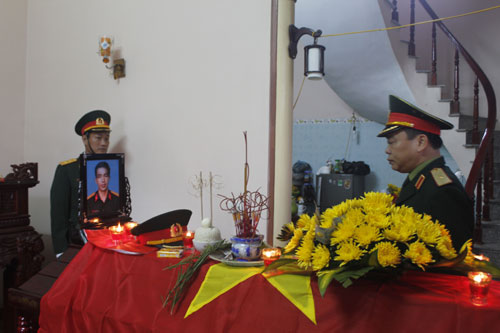 Trung úy QNCN Vũ Văn Cường quên mình cứu tàu