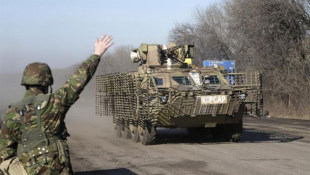 Miền Đông U-crai-na tiếp tục căng thẳng trước giờ ngừng bắn