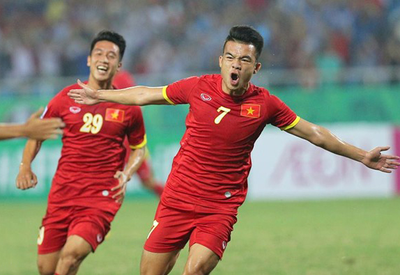 Đánh bại Philippines 3-1, Việt Nam giành ngôi nhất bảng