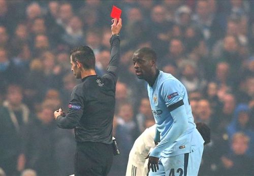 Man City thua thảm trên sân nhà, Chelsea nhọc nhằn nơi đất khách