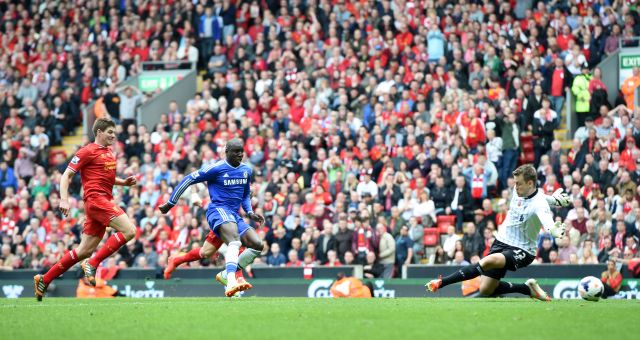 Thua Chelsea, Liverpool “Tự bắn chân mình”