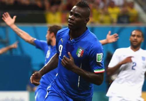 Prandelli ca ngợi Balotelli, Roy Hodgson bảo vệ Rooney
