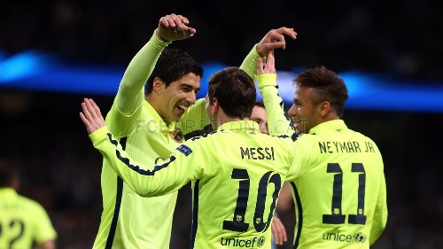 Barcelona thắng ngay trên sân khách, Juventus thắng mà lo trước lượt về