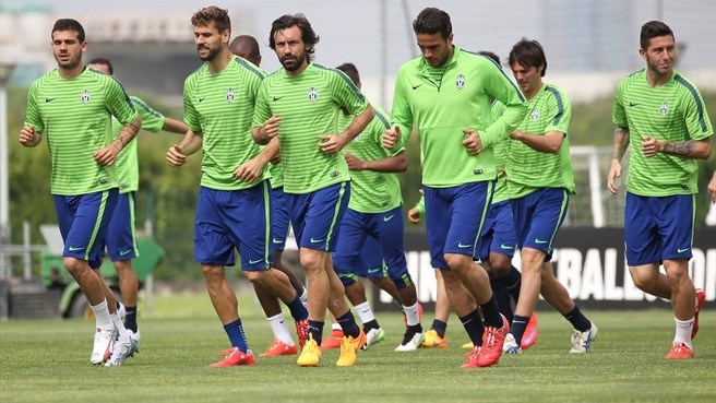 Juventus và Real dè chừng nhau trước bán kết