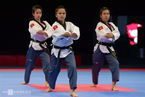 Các vận động viên taekwondo, điền kinh, bắn súng lập công