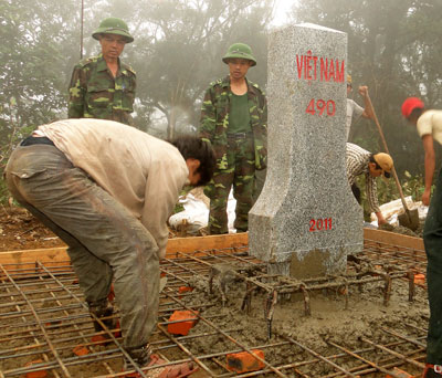 Cắm mốc thực địa đoạn biên giới Hà Tĩnh – Khăm Muộn