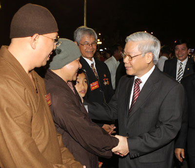 Tổng bí thư Nguyễn Phú Trọng dự lễ khánh thành công trình Tượng đài Bác Hồ với các dân tộc Tây Nguyên