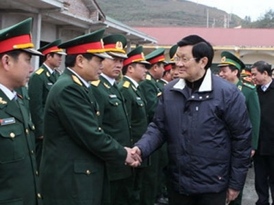 Chủ tịch nước Trương Tấn Sang thăm các đơn vị quân đội tại Hà Giang 