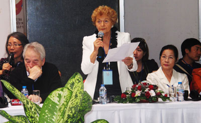 Khắc ghi tình cảm, sự giúp đỡ chí nghĩa, chí tình