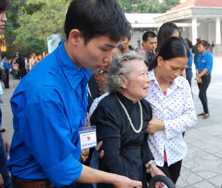 Lễ viếng Đại tướng Võ Nguyên Giáp vẫn chỉ đến 21 giờ