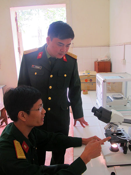 Hai chàng “kỵ sĩ” và một bài toán khó