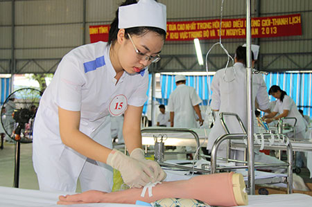 Hội thao điều dưỡng giỏi – thanh lịch miền Trung và Tây nguyên năm 2013