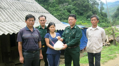 BĐBP Nghệ An: Tặng 405 suất quà cho đồng bào nghèo trên biên giới đón Tết