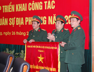 Phối hợp triển khai toàn diện công tác quốc phòng-quân sự địa phương