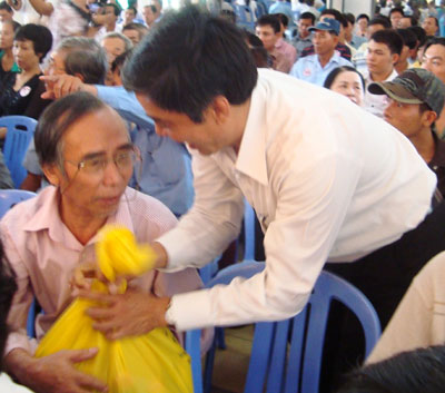 Chia sẻ nỗi đau với người bị tai nạn lao động