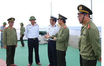 Cát mặn dẫu mòn