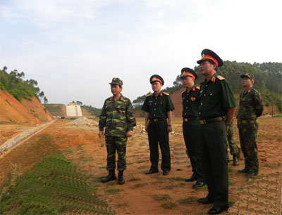 Kiểm tra công tác huấn luyện, xây dựng chính quy tại Quân khu 2