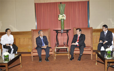 Thảo luận việc nâng cấp tượng đài liệt sĩ quân tình nguyện và chuyên gia Việt Nam trên đất bạn Lào