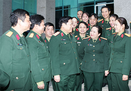 Thượng tướng Ngô Xuân Lịch thăm, chúc Tết các nhà hát quân đội