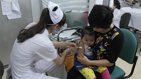 Tiêm vắc-xin: Phòng bệnh chủ động