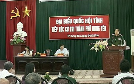Đại tướng Phùng Quang  Thanh và Đoàn đại biểu quốc hội tỉnh Hưng Yên tiếp xúc cử tri