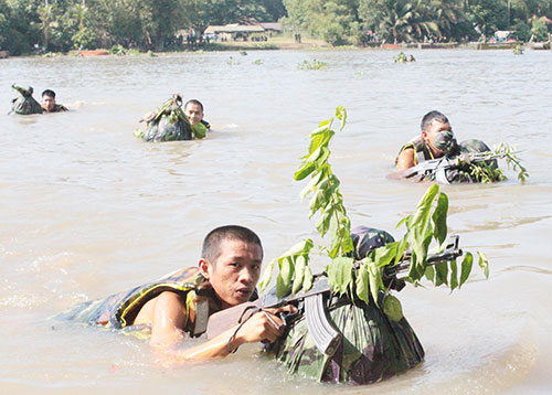 Sư đoàn 9 diễn tập chiến thuật cấp đại đội, tiểu đoàn có bắn đạn thật