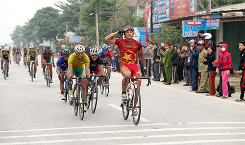 Hân hoan trên quê Bác