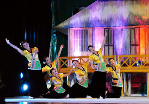 Rực rỡ sắc màu văn hóa trong ngày đầu khai cuộc