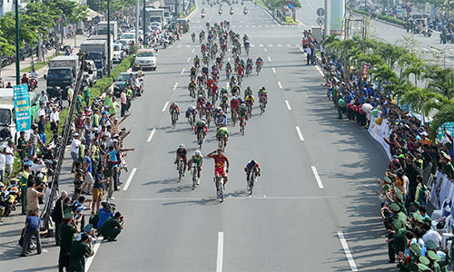 Nức lòng quân dân 