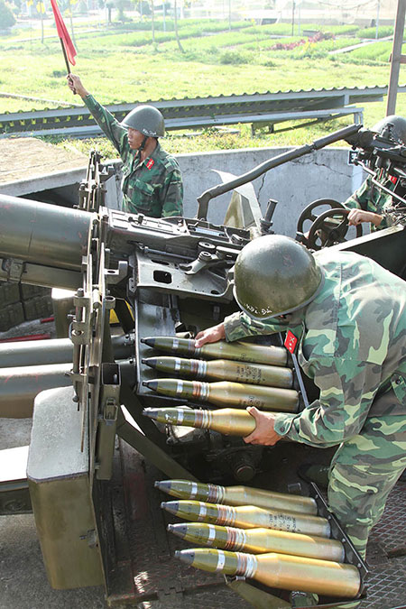 Xuân trên trận địa canh trời