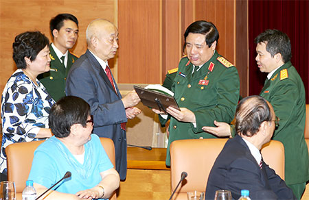 Tình hữu nghị không bao giờ thay đổi