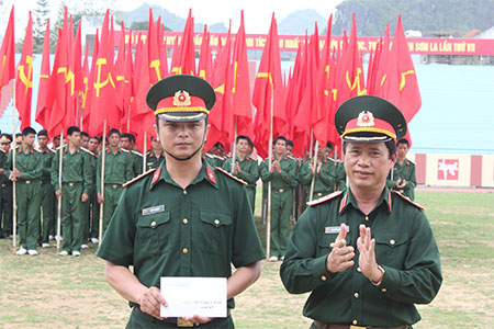 Kiểm tra luyện tập diễu binh, diễu hành tại Bộ CHQS tỉnh Sơn La