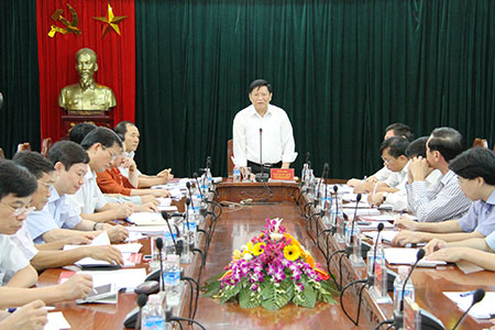 Thượng tướng Ngô Xuân Lịch cùng Đoàn công tác TW làm việc tại Nghệ An