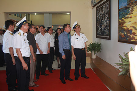  Triển lãm mỹ thuật “ Hướng về biển, đảo quê hương”