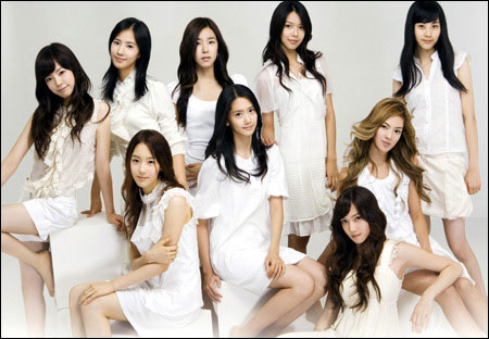 Nhóm nhạc nữ K-Pop SNSD Hàn Quốc biểu diễn tại Việt Nam