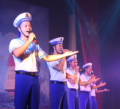 Liên hoan nghệ thuật quần chúng “Chiến sĩ Hải quân xứng danh Bộ đội Cụ Hồ”