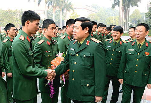 Đại tướng Phùng Quang Thanh gặp gỡ các chiến sĩ hoàn thành nghĩa vụ quân sự