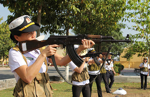 Phụ nữ Đoàn tàu Không số vào mùa huấn luyện