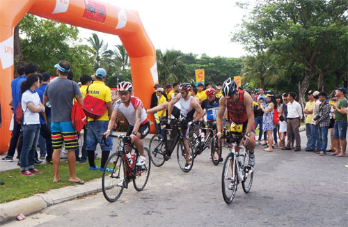 Khởi tranh giải đấu 3 môn phối hợp - VNG IRONMAN 70.3