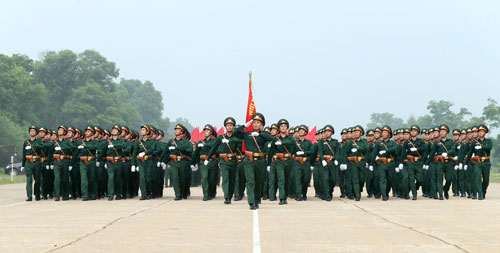 Kiểm tra, động viên lực lượng tham gia diễu binh, diễu hành