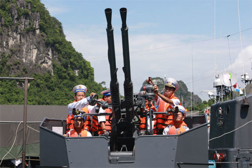 Nâng cao năng lực lãnh đạo toàn diện, chuyên sâu