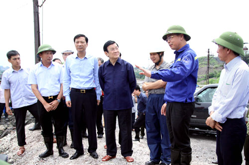 Chủ tịch nước Trương Tấn Sang làm việc tại Quảng Ninh