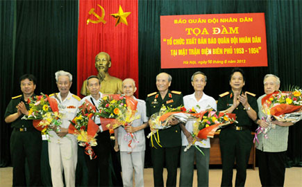 Có một tờ báo  Quân đội nhân dân tiền phương huyền thoại