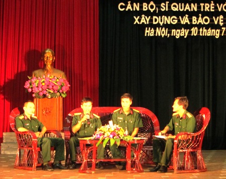 Cơ hội để sĩ quan trẻ nói thật