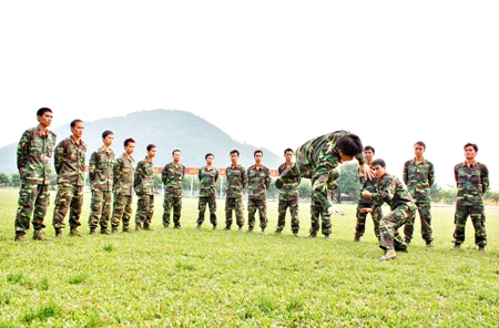 Phấn đấu 100% tham gia học tập giáo dục chính trị