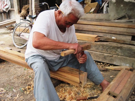 Gian nan giữ nghề